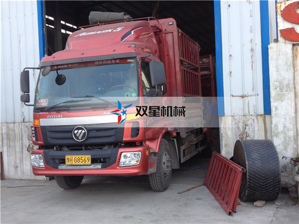 皓星<a href='http://www.huashiji.cn/1/54.html' target='_blank'><span>廢鋁粉碎機</span></a>設備發(fā)貨現(xiàn)場