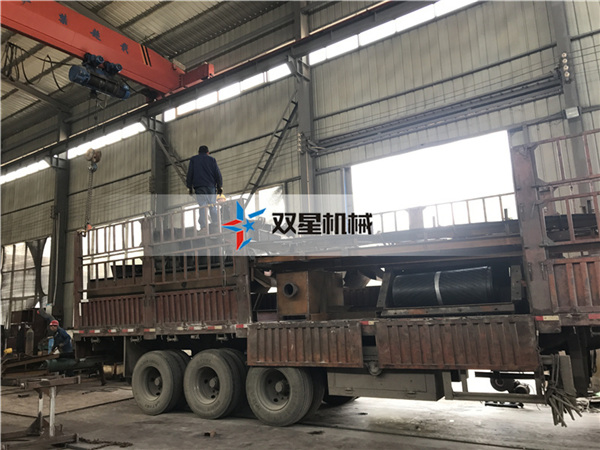 廢<a href='http://www.huashiji.cn/' target='_blank'><span>金屬粉碎機(jī)</span></a>設(shè)備現(xiàn)場(chǎng)發(fā)貨