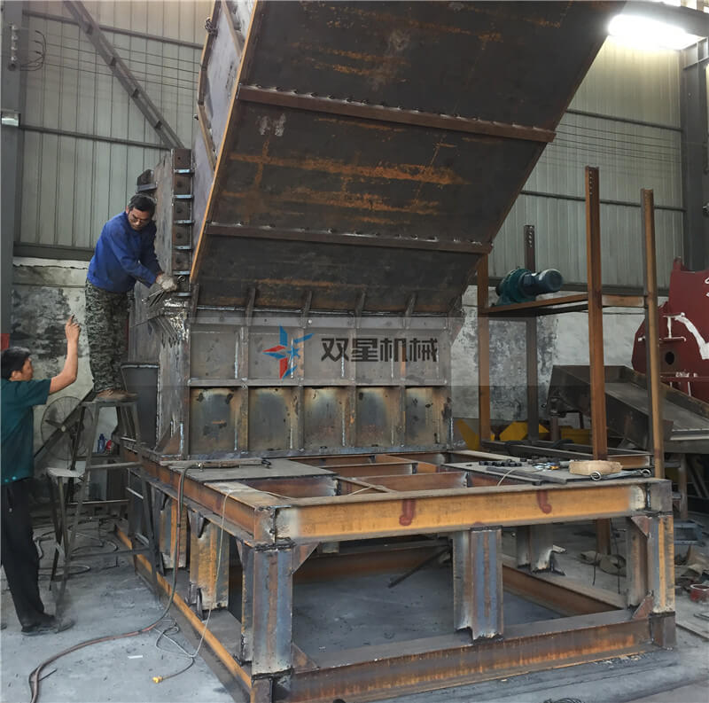 皓星金屬破碎機車間實拍