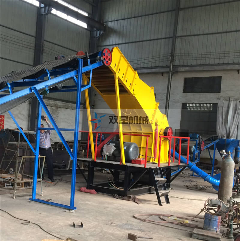 皓星<a href='http://www.huashiji.cn/1/54.html' target='_blank'><span>廢鋁粉碎機(jī)</span></a>生產(chǎn)線安裝現(xiàn)場(chǎng)