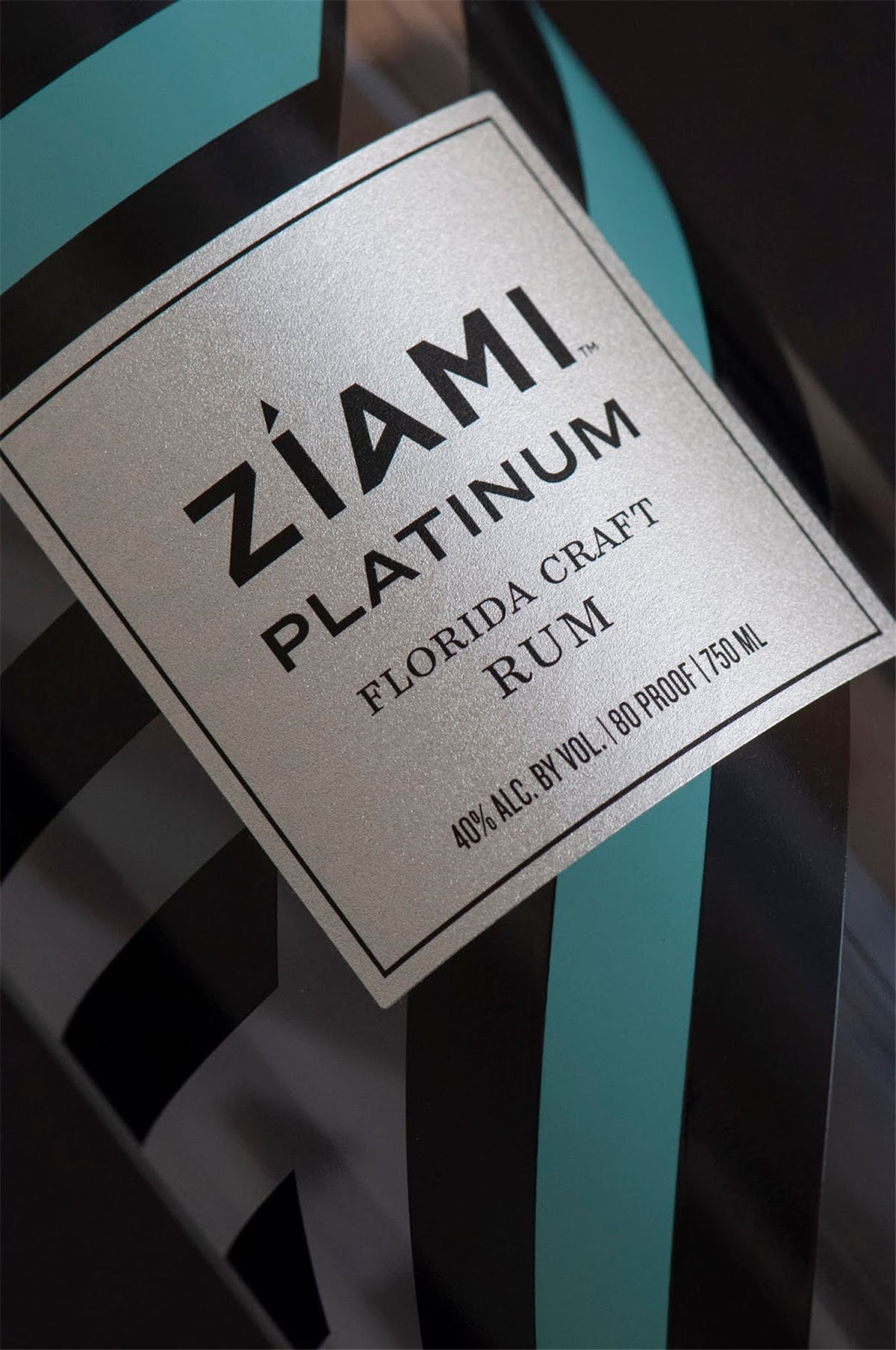 光瓶酒包裝設(shè)計(jì)欣賞(圖5)