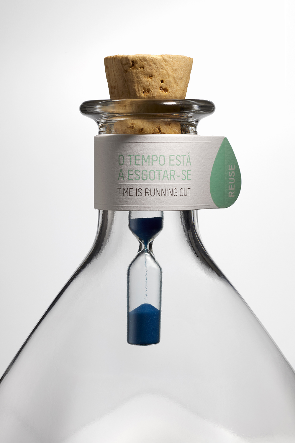 這個(gè)酒的包裝設(shè)計(jì)太有創(chuàng)意了(圖4)