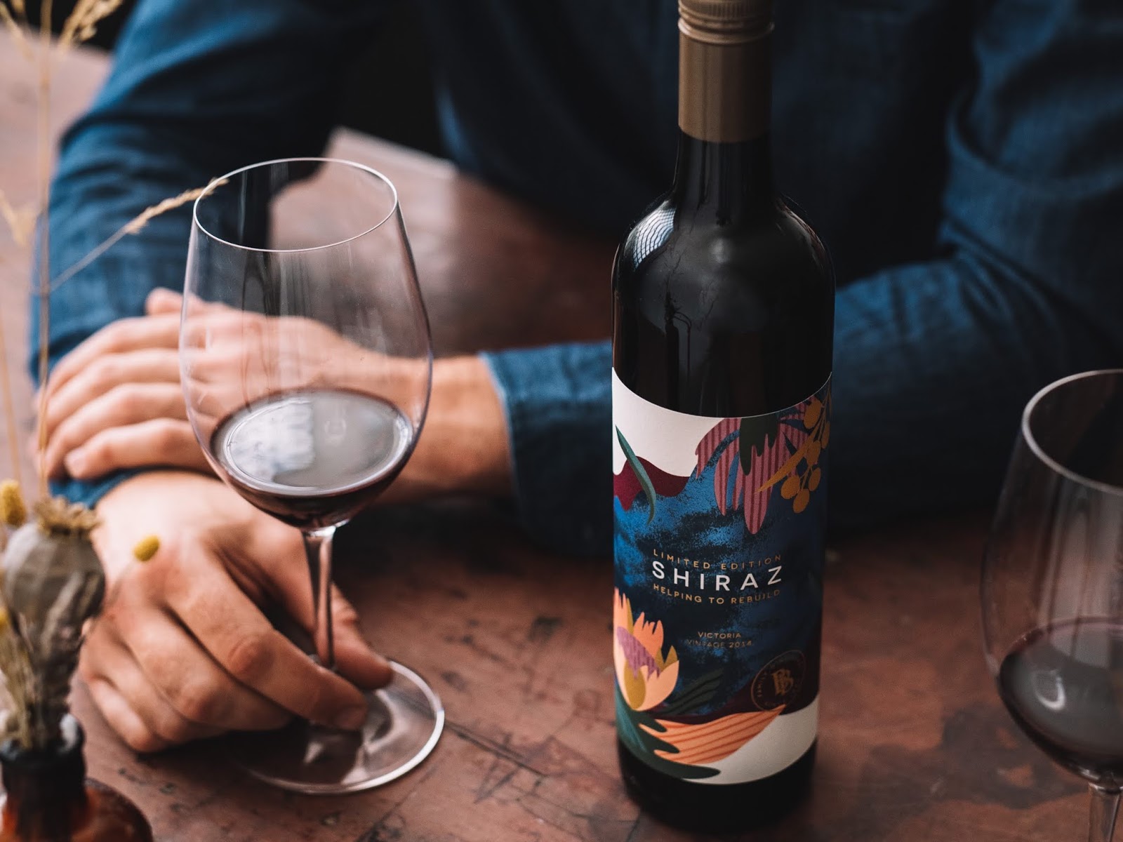 氣質(zhì)優(yōu)雅的葡萄酒包裝設(shè)計(圖3) 氣質(zhì)優(yōu)雅的葡萄酒包裝設(shè)計(圖3)