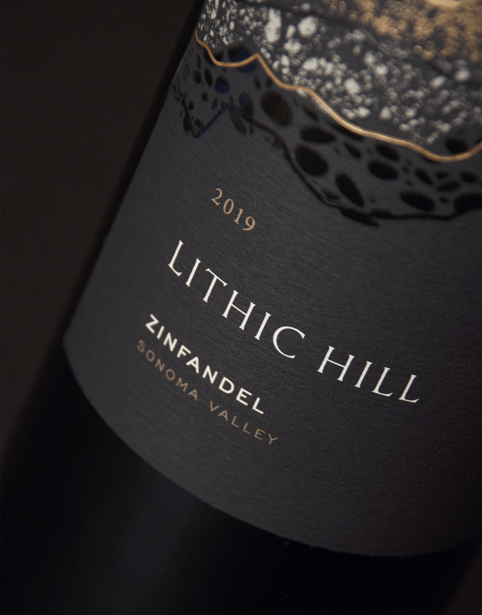 Lithic Hill葡萄酒獨(dú)特的包裝設(shè)計(jì)(圖3)