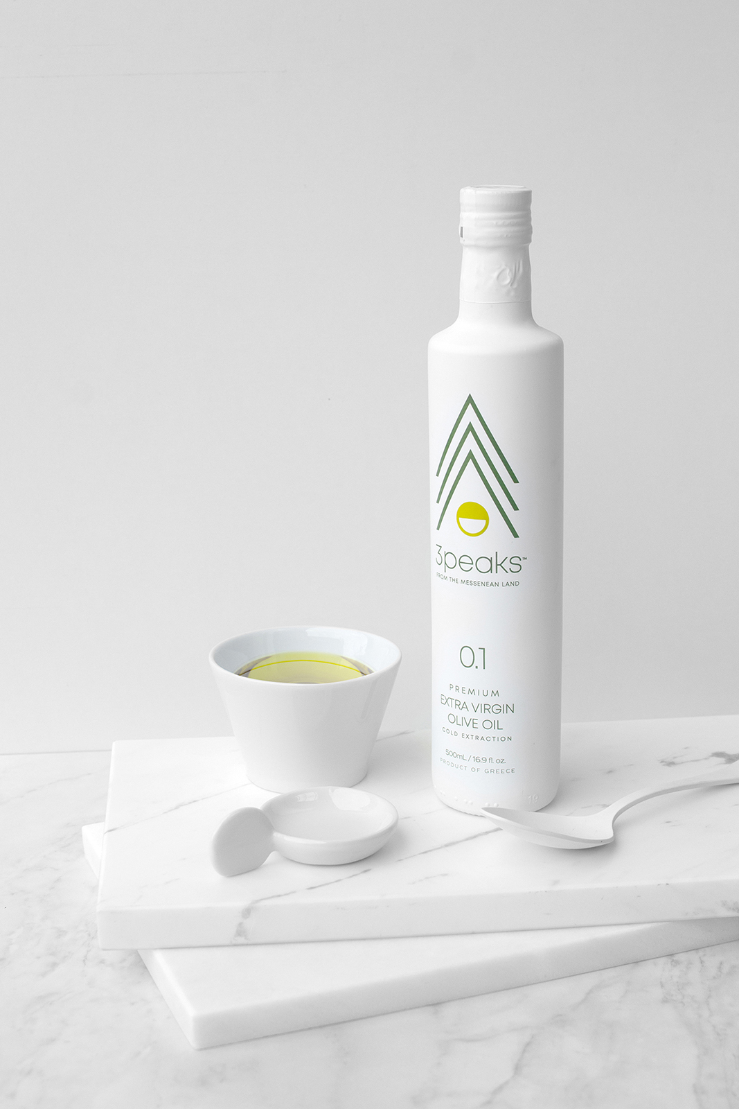 產(chǎn)自希臘的3 Peaks 特級(jí)初榨橄欖油包裝設(shè)計(jì)(圖1) 產(chǎn)自希臘的3 Peaks 特級(jí)初榨橄欖油包裝設(shè)計(jì)(圖1)