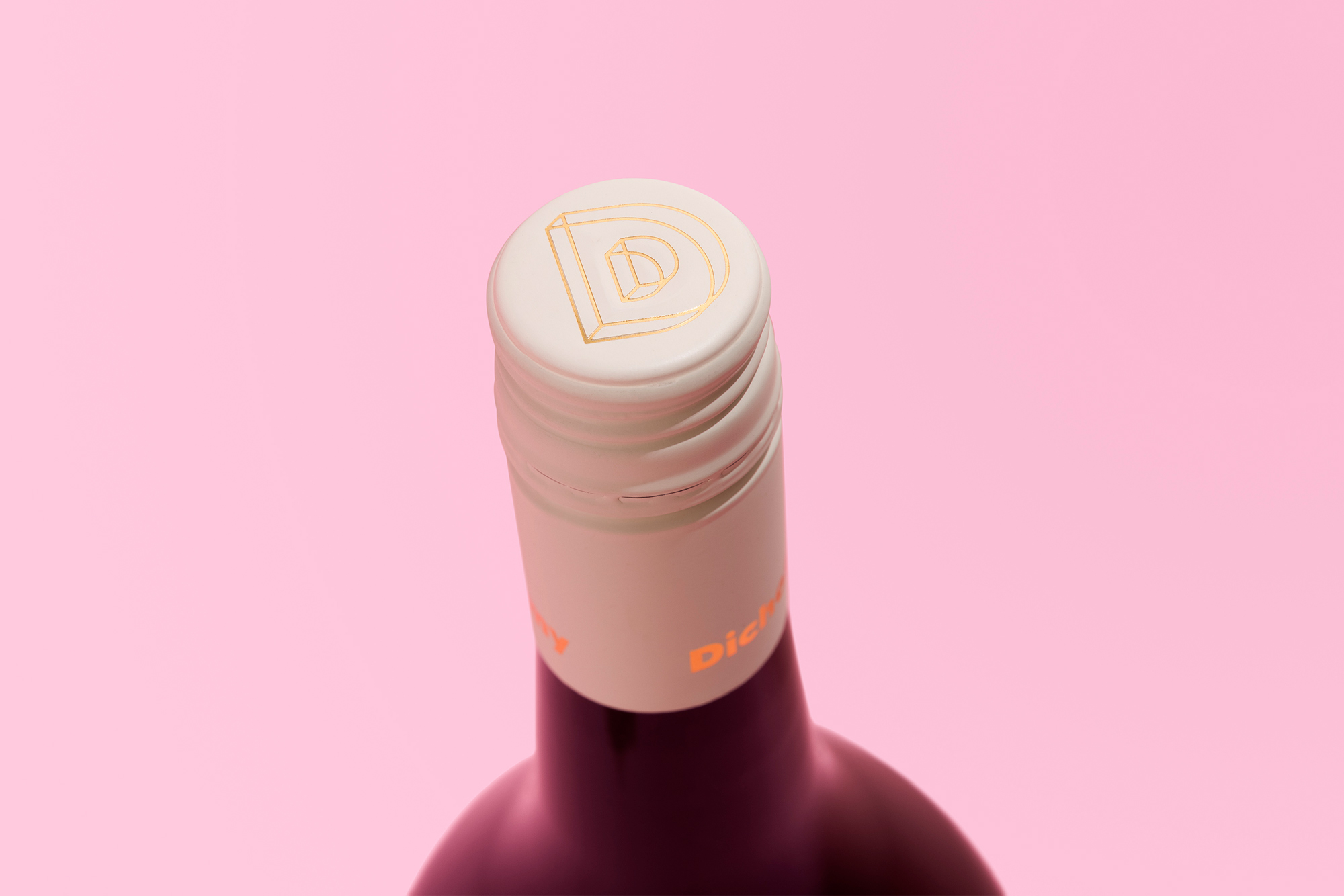 現代化葡萄酒包裝這樣設計從新鮮、有趣的角度來吸引高端市場(圖3)