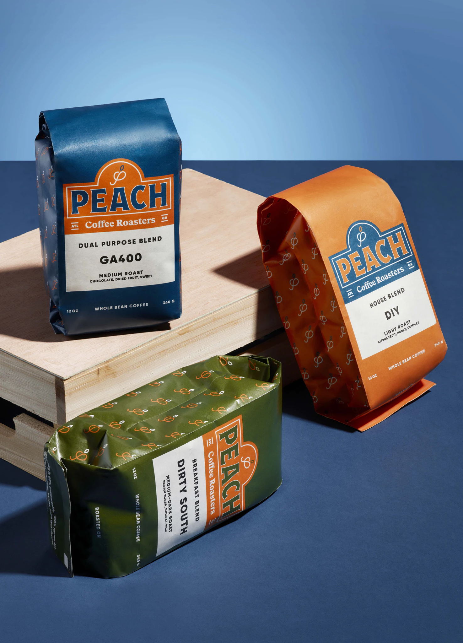 煥然一新的咖啡包裝設計在視覺上模仿了早期的農業(yè)(圖2) 煥然一新的咖啡包裝設計在視覺上模仿了早期的農業(yè)(圖2)