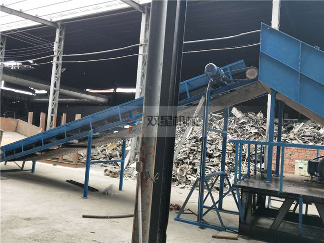斷橋鋁粉碎機生產線實拍