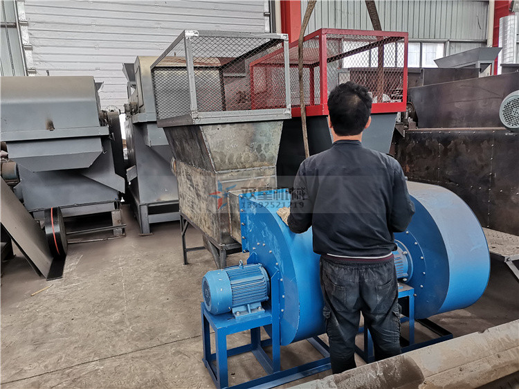 易拉罐壓扁機(jī)設(shè)備配件-輸送機(jī)、易拉罐吹風(fēng)裝置展示