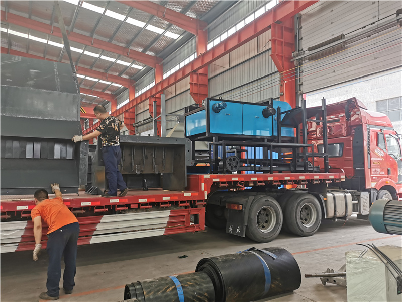 <a href='http://www.huashiji.cn/' target='_blank'><span>金屬粉碎機</span></a>廠家1600型設(shè)備發(fā)貨