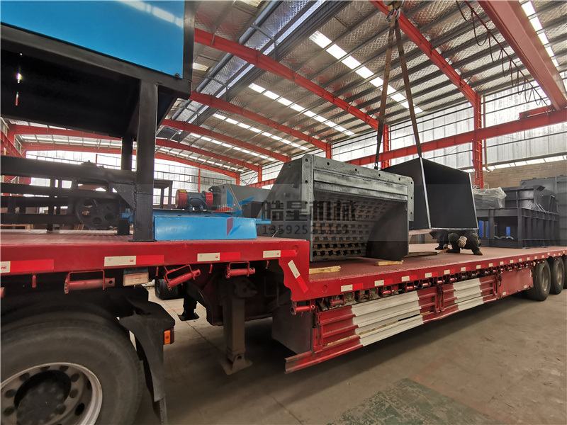 金屬粉碎機發(fā)貨