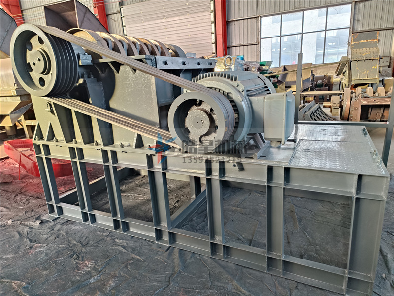 1600型<a href='http://www.huashiji.cn/1/54.html' target='_blank'><span>廢鋁粉碎機(jī)</span></a><a href='http://www.huashiji.cn/' target='_blank'><span>金屬粉碎機(jī)</span></a>廠家設(shè)備實(shí)拍