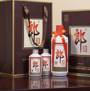 創(chuàng)意酒包裝設(shè)計郎酒郎牌郎酒醬香型白酒瓶禮盒裝產(chǎn)品包裝設(shè)計欣賞(圖6) 創(chuàng)意酒包裝設(shè)計郎酒郎牌郎酒醬香型白酒瓶禮盒裝產(chǎn)品包裝設(shè)計欣賞(圖6)