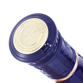 創(chuàng)意酒包裝設(shè)計(jì)郎酒 青花郎酒 天寶洞藏 陳釀 53%vol 醬香型白酒 558ml＊6瓶 整箱裝產(chǎn)品包裝設(shè)計(jì)欣賞(圖6)