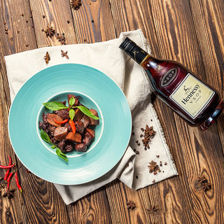 創(chuàng)意酒包裝設(shè)計(jì)軒尼詩 V.S.O.P 干邑白蘭地 40%vol 700ml產(chǎn)品包裝設(shè)計(jì)欣賞(圖4)